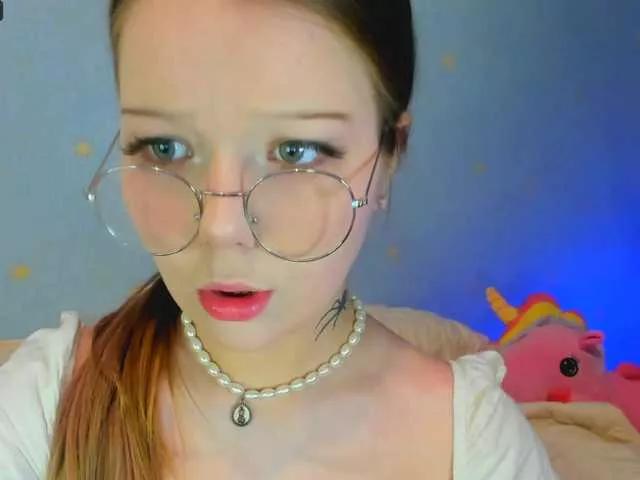 MelMooon on BongaCams 