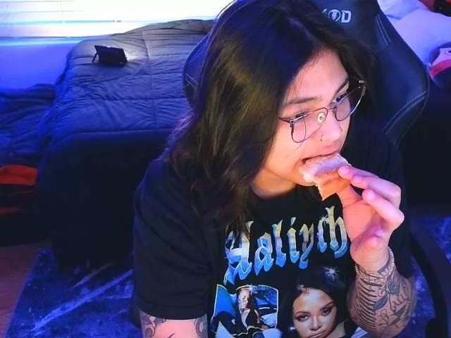 Miacanelaxo on BongaCams 