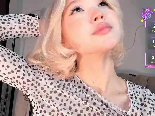milli-sunrise on BongaCams 