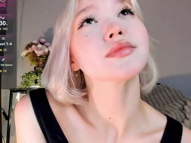 milli-sunrise on BongaCams 