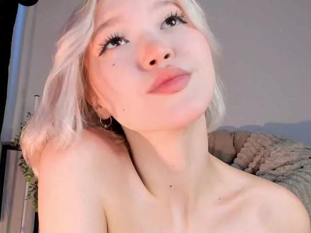 milli-sunrise on BongaCams 
