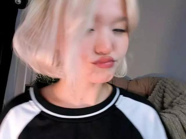 milli-sunrise on BongaCams 