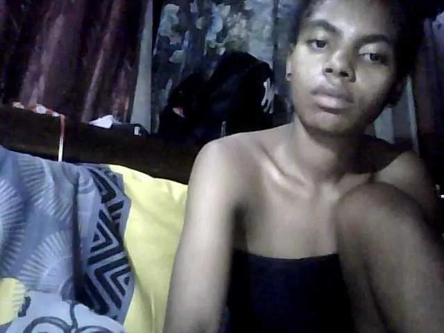 Miranda77 on BongaCams 