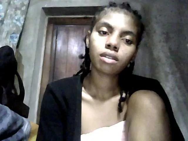 Miranda77 on BongaCams 
