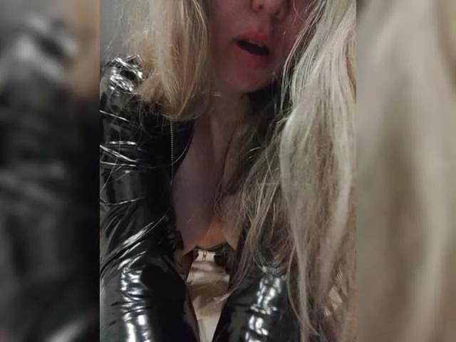 MishaIksu on BongaCams 