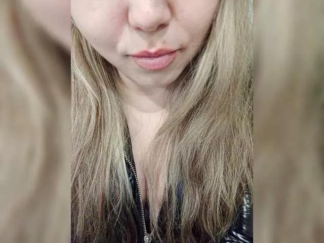 MishaIksu on BongaCams 