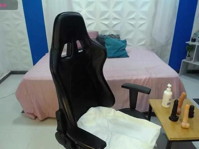 misshoney1 on BongaCams 