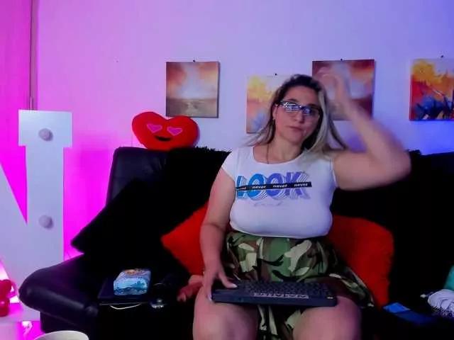 Natalliecolliz on BongaCams 