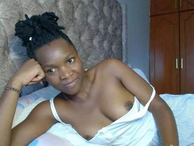 Naughty-Girl17 on BongaCams