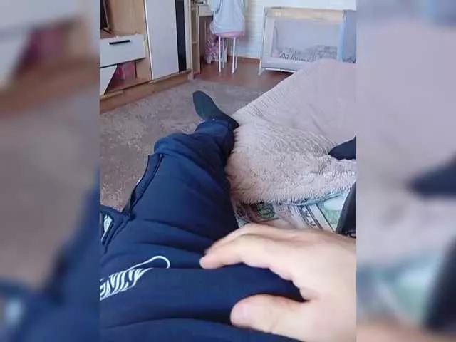 Niki233221 on BongaCams 