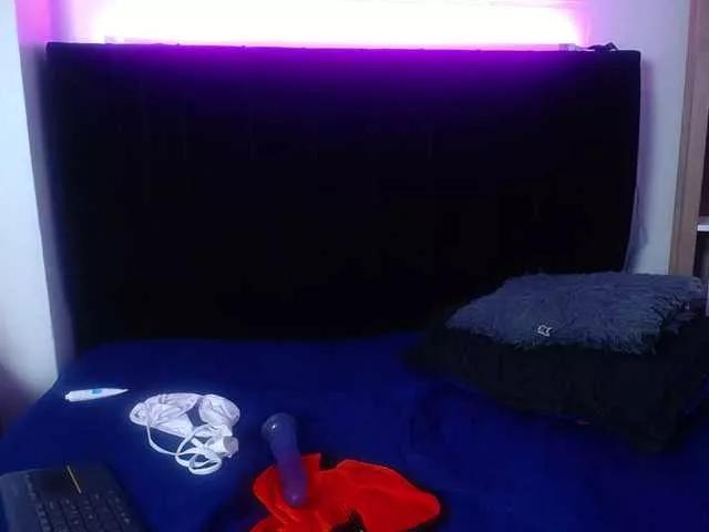 Nikkenyx on BongaCams 