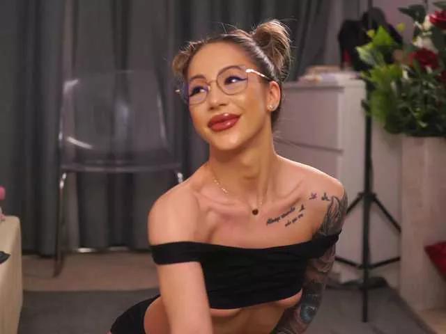 NyrobiNova on BongaCams 