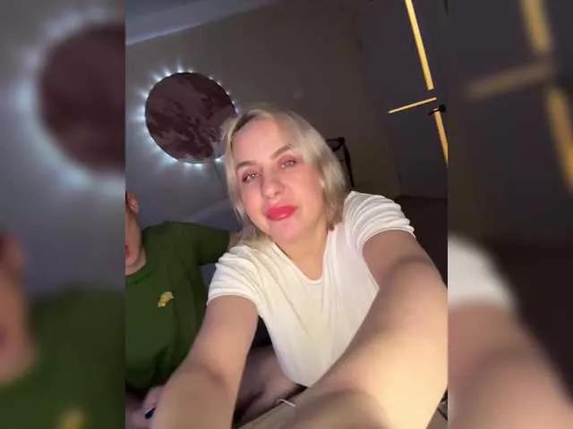 ParaLoveLove on BongaCams 