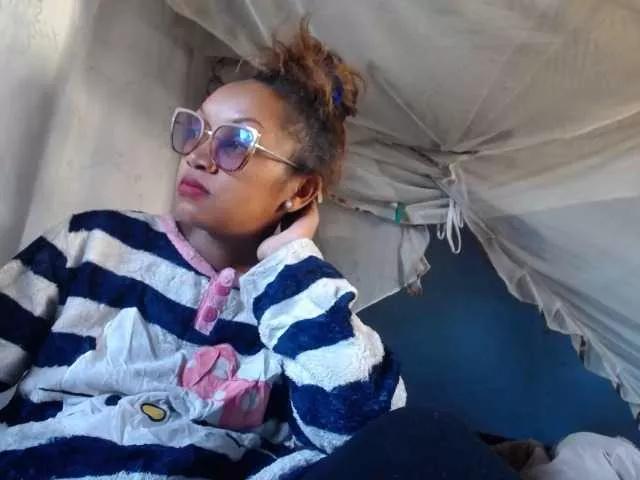pretty-ass on BongaCams 