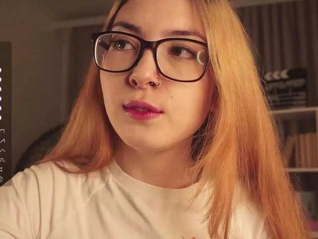 Pussy-Pikmi on BongaCams 