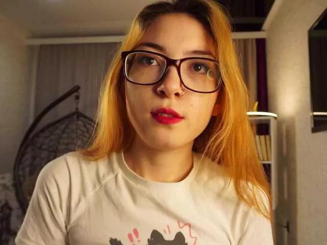 Pussy-Pikmi on BongaCams 