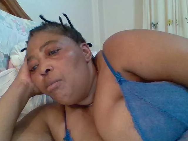 pussylips53 on BongaCams 