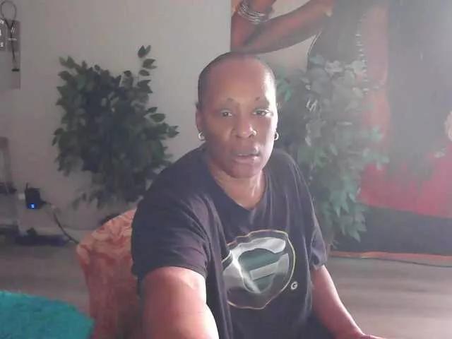 QueenAnitaDix on BongaCams 