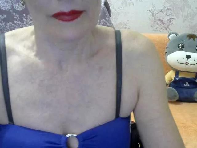 Red-Rose-777 on BongaCams