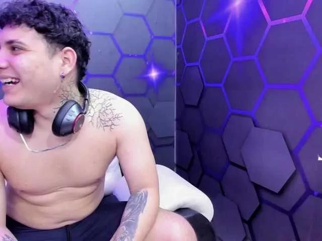 room-kitty on BongaCams 