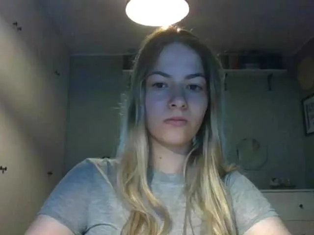 Offline RosieJune on BongaCams