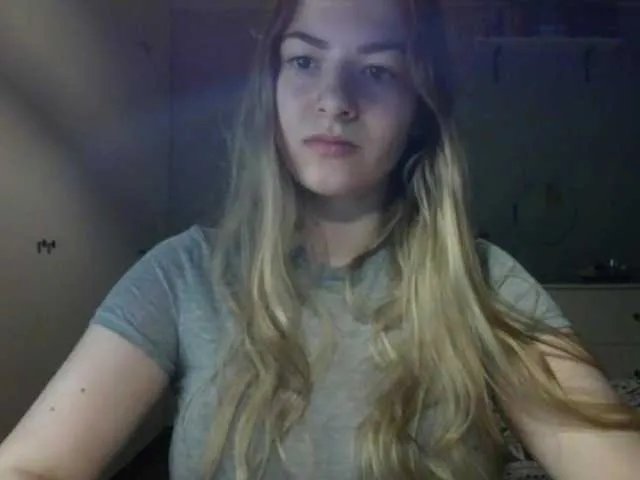 Offline RosieJune on BongaCams