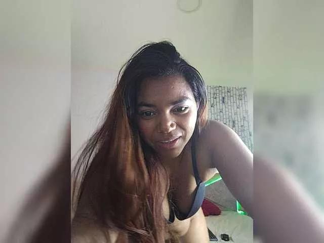 Freechat roxanadiaz on BongaCams