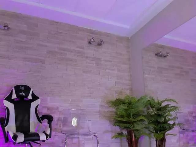Rubby-Shine on BongaCams 