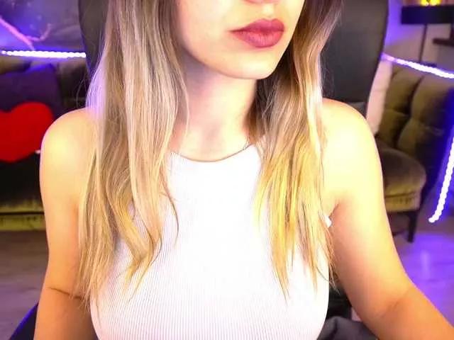 SashaBlooms on BongaCams 