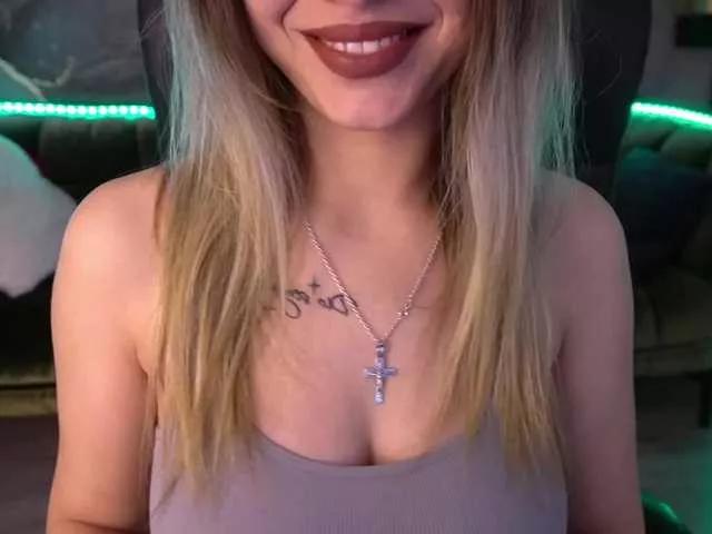 SashaBlooms on BongaCams 