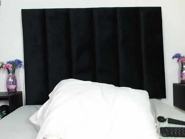 Scarlet-Ray on BongaCams