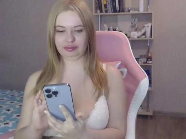 Sensetive-Mary on BongaCams 
