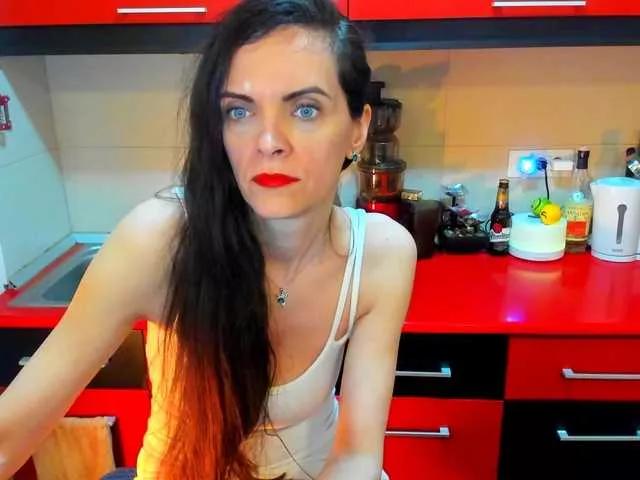 SexQueen11 on BongaCams 