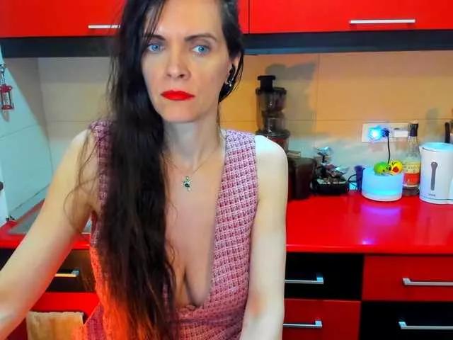 SexQueen11 on BongaCams 