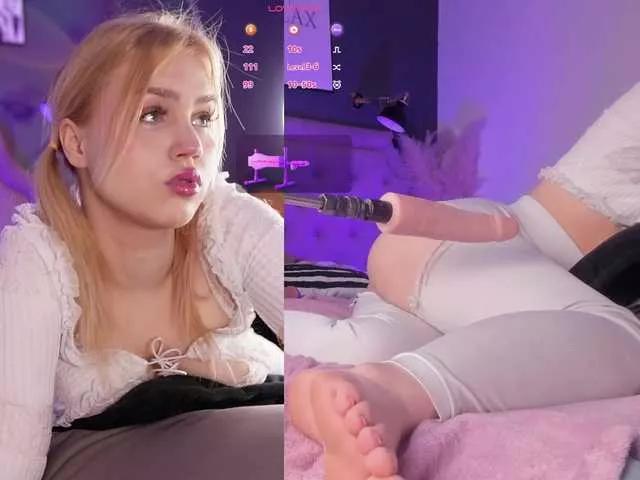 SexyBlondeDoll on BongaCams 