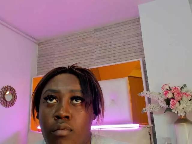 ShaniaBrown on BongaCams 