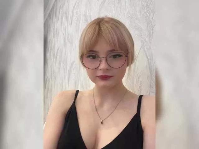 Sophie-doll on BongaCams