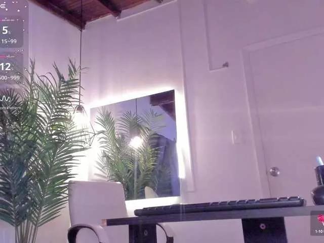 Freechat strong-girl on BongaCams