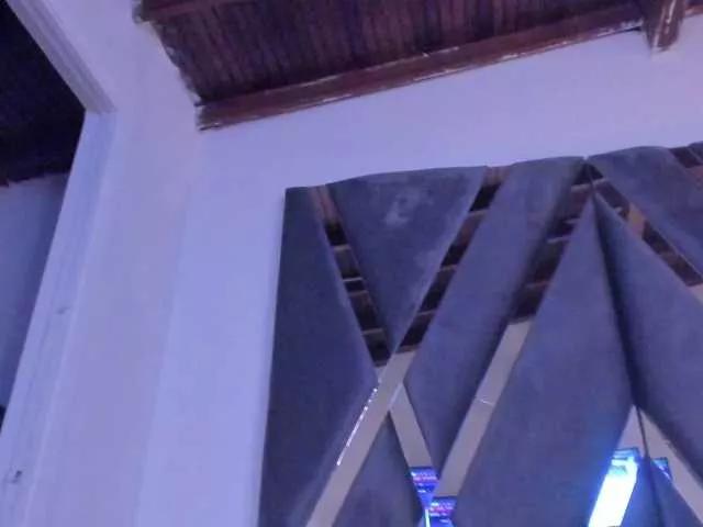 Freechat strong-girl on BongaCams