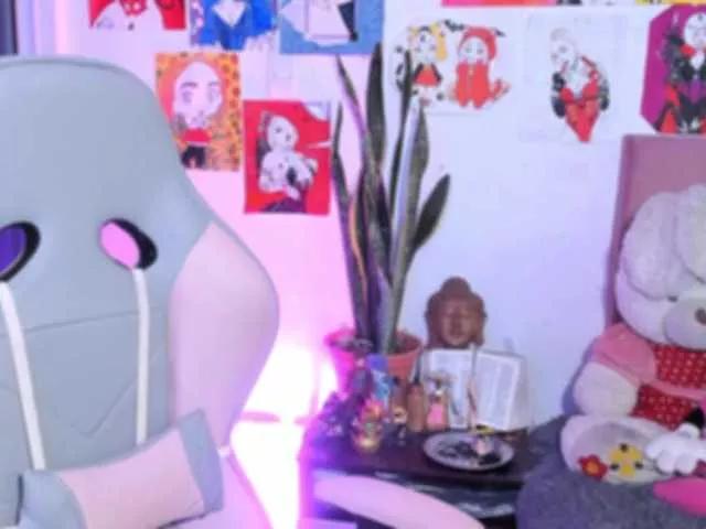 sweetavi on BongaCams 