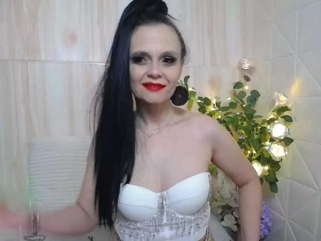 Sweeteest-Julie on BongaCams