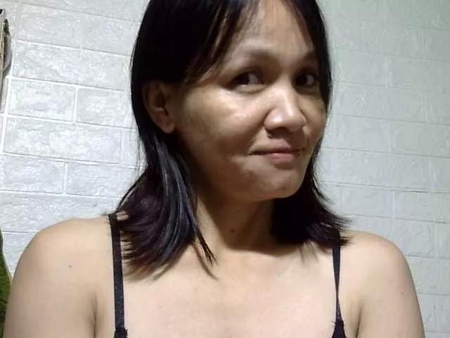 sweetmama17 on BongaCams 