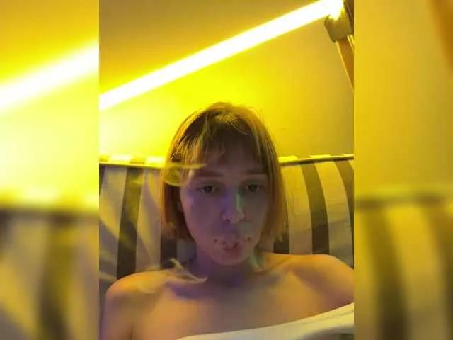 Freechat thechloee on BongaCams