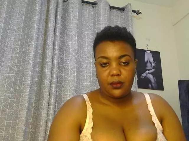 thick-sexxy-moma on BongaCams 