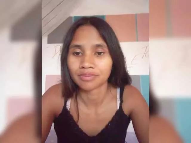 TitiAnnah on BongaCams 