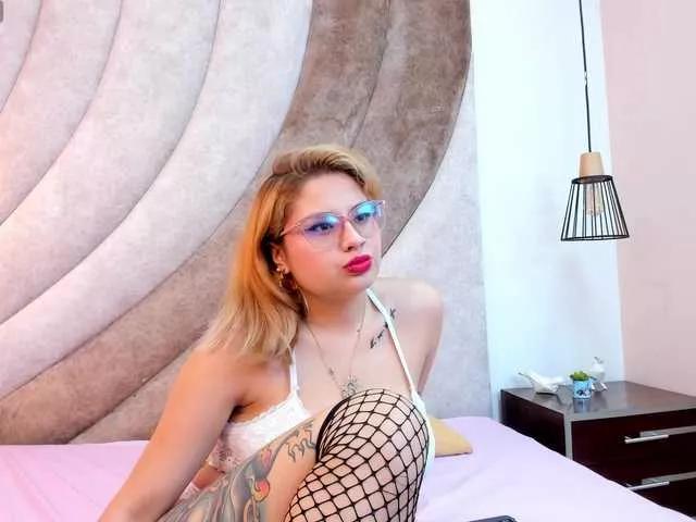 VICTORIA-GREG on BongaCams 