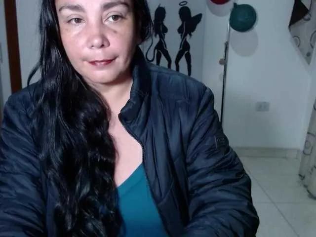 vivian-milf-paint on BongaCams 