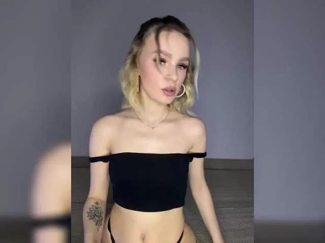 Offline wonderful-ks on BongaCams