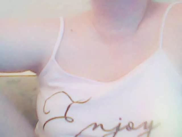 XMomentX1 on BongaCams 