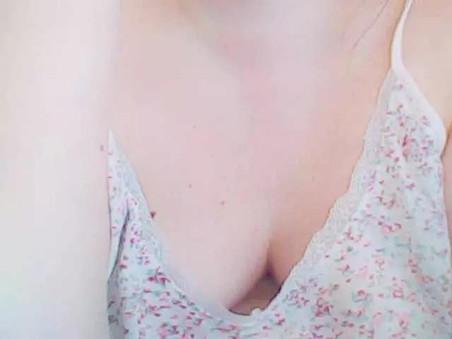 XMomentX1 on BongaCams 